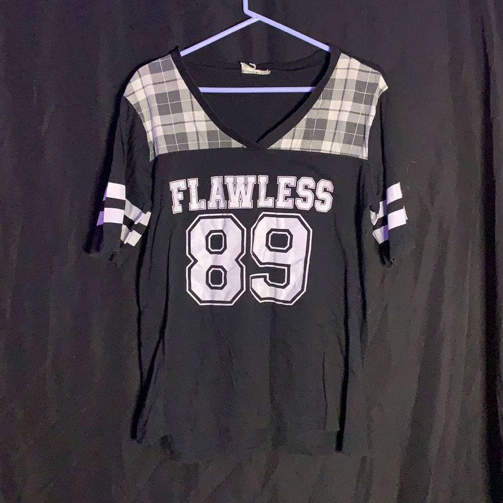 Black jersey style tshirt